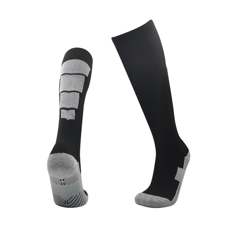 chaussettes de foot à rayures noires et blanches