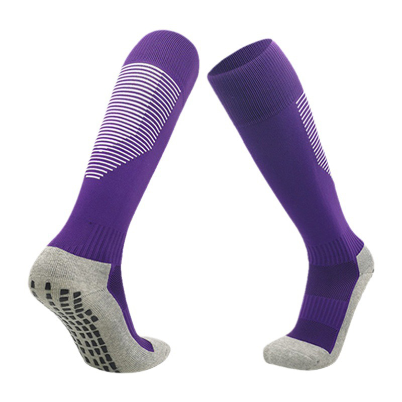 chaussettes de football violettes et blanches